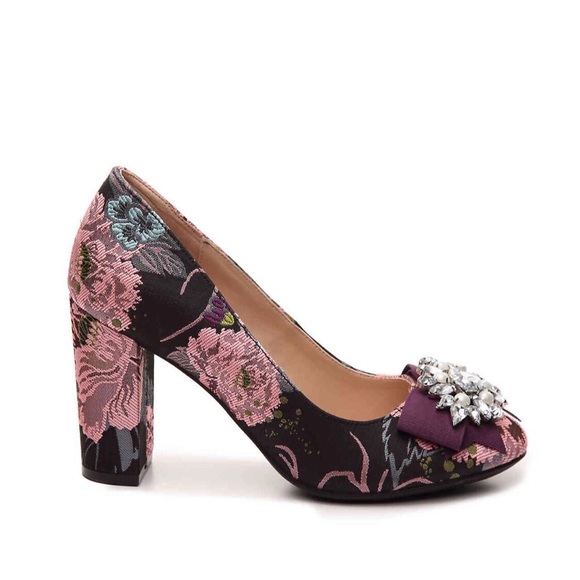 Kelly & Katie Camerolona Pump - Picture 5 of 6